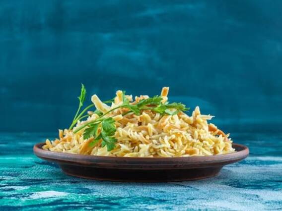 Mixed Fried Rice: बची हुई सब्जी और चावल से बनाएं यह खास मिक्स फ्राइड राइस, सिर्फ 10 मिनट में बनकर तैयार