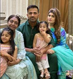 Wahab Riaz's Wife: ਵਹਾਬ ਰਿਆਜ਼ ਦੀ ਪਤਨੀ ਜ਼ੈਨਬ ਕਿਸੇ ਮਾਡਲ ਤੋਂ ਘੱਟ ਨਹੀਂ, ਖੂਬਸੂਰਤੀ ਮੋਹ ਲਵੇਗੀ ਦਿਲ