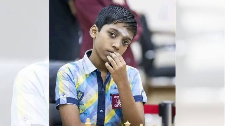 R Praggnanandhaa first Indian after Viswanathan Anand to enter World Cup semis Chess World Cup: আনন্দের পর দ্বিতীয় ভারতীয় হিসেবে ইতিহাস, দাবা বিশ্বকাপের সেমিফাইনালে প্রজ্ঞানন্দ
