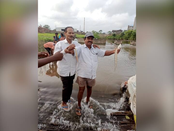 शेती, मासेमारी आणि जनावरांवर विपरीत परिणाम झाला आहे. जर याबाबतीत कारवाई झाली नाही तर मोठं आंदोलन करणार असल्याचा इशारा इथल्या स्थानिकांनी दिला आहे.