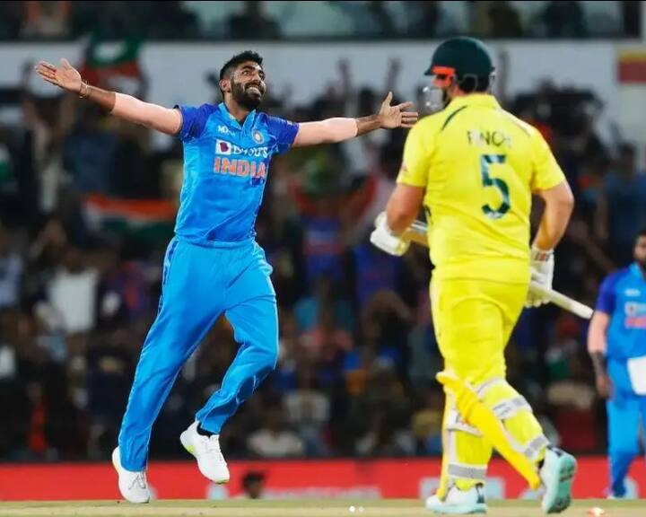 பின்னர் இந்திய அணியில் சேர்க்கப்பட்டு அணியின் முக்கிய வீரர்களில் ஒருவராக உருமாறினார் பும்ரா.