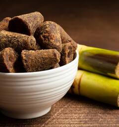 Jaggery: ਕੀ ਖੰਡ ਵਾਂਗ ਗੁੜ ਵੀ ਵਧਾਉਂਦਾ ਬਲੱਡ ਸ਼ੂਗਰ ? ਜਾਣੋ ਇੱਥੇ ਜਵਾਬ
