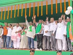 बेबी देवी के समर्थन में CM सोरेन ने की जनसभा, बोले- 'जाति और धर्म के नाम पर जहर फैला रही NDA'