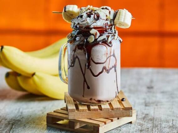 Banana Coconut Smoothie: केला और नारियल से बनाएं स्मूदी, ब्रेकफास्ट में भी कर सकते हैं इस्तेमाल