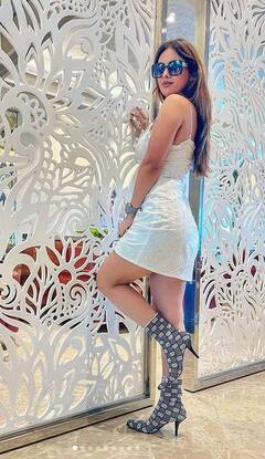 Neha Malik: ਨੇਹਾ ਮਲਿਕ ਨੇ ਸਫੇਦ ਡਰੈੱਸ 'ਚ ਏਅਰਪੋਰਟ ਤੋਂ ਸ਼ੇਅਰ ਕੀਤੀਆਂ ਤਸਵੀਰਾਂ, ਸੋਸ਼ਲ ਮੀਡੀਆ 'ਤੇ ਵਾਇਰਲ ਹੋਇਆ ਲੁੱਕ