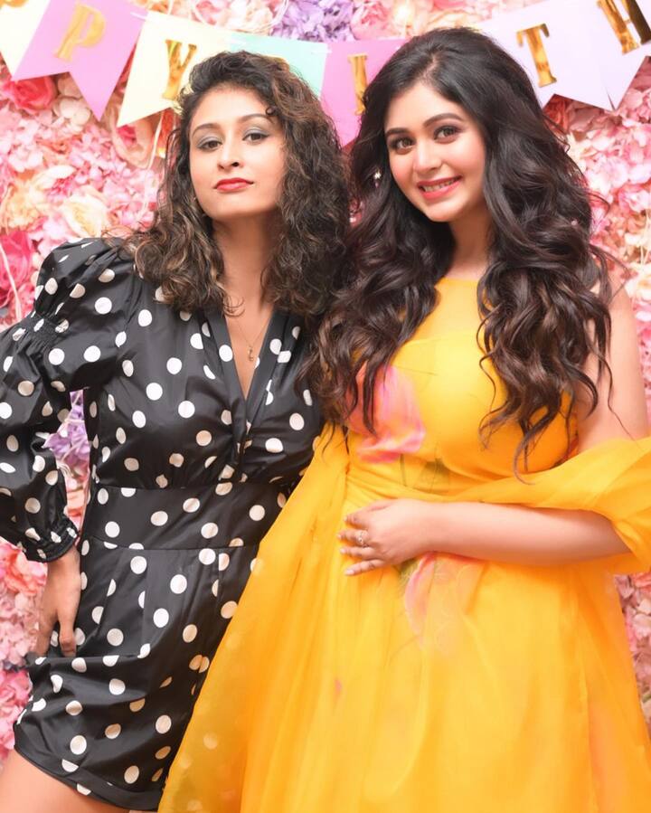 ঋতাভরী চক্রবর্তী সোশ্য়াল মিডিয়ায় যে গুলি পোস্ট করছেন সেখানে বিয়ের ছবি থেকে শুরু করে তাঁদের ছোটবেলার ছবিও রয়েছে।