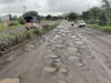 Nashik Trimbakeshwer Highway : नाशिक-त्र्यंबकेश्वर 30 किमी अंतरासाठी जवळपास 50 मिनिटांचा प्रवास, ज्योतिर्लिंगाकडे जाणारी वाट बिकट