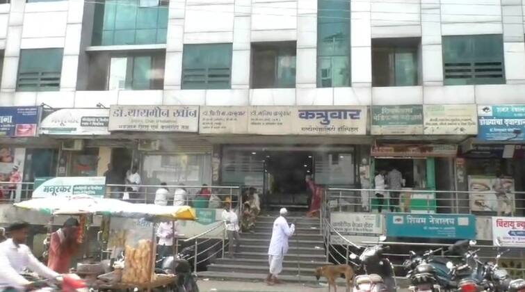 Nanded Crim  Fruit seller cuts off both hands of young man for laughing incident in Bhagyanagar Maharashtra Nanded Crime:  बघून हसला म्हणून फळविक्रेत्यानं तरूणाचे दोन्ही हात छाटले, नांदेडच्या भाग्यनगरमधील घटना