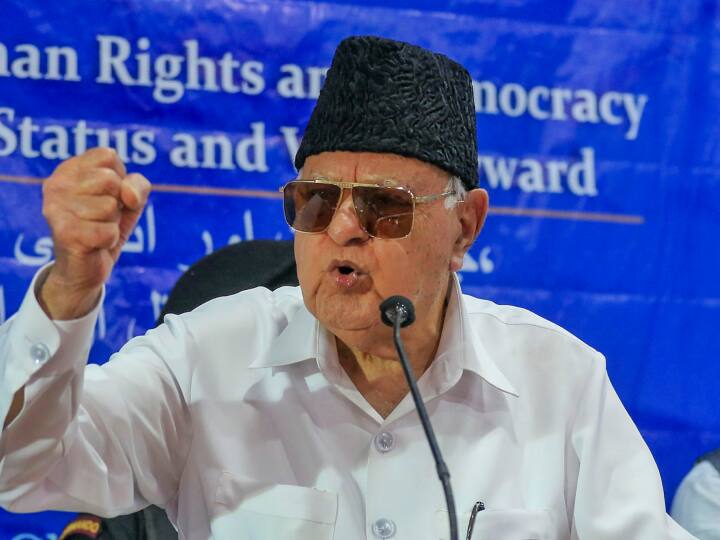 Farooq Abdullah Dig Ghulam Nabi Azad Over His Hindu Statement in Jammu Kashmir 'वो इतिहास जानते हैं, लेकिन...', फारूक अब्दुल्ला ने गुलाम नबी आजाद के हिंदू वाले बयान पर क्या कुछ कहा?