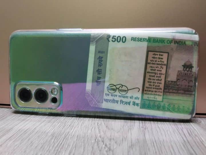 Do you keep notes behind the phone cover सावधान! फोन कवर के पीछे कहीं आप भी तो नहीं रखते 50, 100 या 500 रुपये का नोट?
