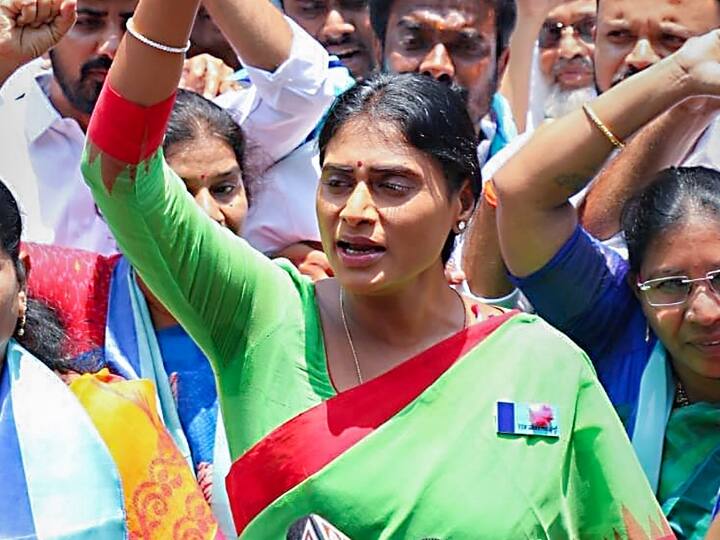 CM jaganmohan reddy sister YS Sharmila under house arrest says KCR clearly rattled and  losing his position Telangana: सीएम जगन रेड्डी की बहन वाईएस शर्मिला को पुलिस ने किया हाउस अरेस्ट तो उतारी आरती, कहा- KCR को सता रहा डर