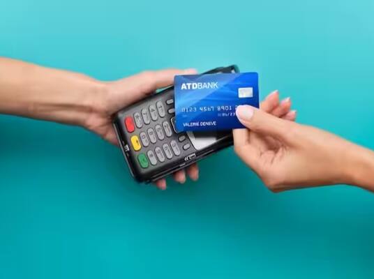 ਇਸ ਦੇ ਨਾਲ ਹੀ ਹਮੇਸ਼ਾ ਆਪਣੇ ਕ੍ਰੈਡਿਟ ਕਾਰਡ ਸਟੇਟਮੈਂਟ ਦੀ ਜਾਂਚ ਕਰੋ। ਜੇਕਰ ਤੁਸੀਂ ਸਟੇਟਮੈਂਟ ਵਿੱਚ ਕੋਈ ਗਲਤ ਟ੍ਰਾਂਜੈਕਸ਼ਨ ਦੇਖਦੇ ਹੋ ਜੋ ਤੁਸੀਂ ਨਹੀਂ ਕੀਤਾ ਹੈ ਤਾਂ ਤੁਰੰਤ ਆਪਣੇ ਬੈਂਕ ਨਾਲ ਸੰਪਰਕ ਕਰੋ।