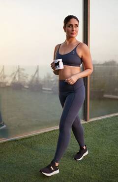 Kareena Kapoor Fitness : પરફેક્ટ ફિગર માટે એક્ટ્રેસ કરિના કપૂર કરે છે યોગા, તસવીરો જોઈ દંગ રહી જશો