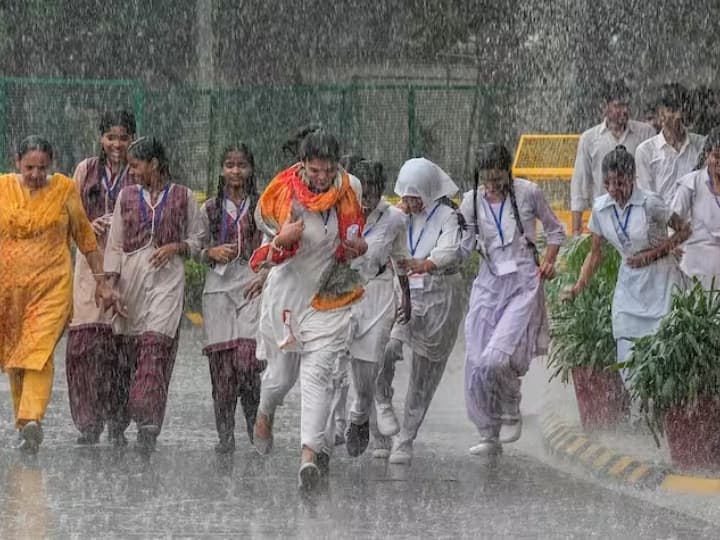 Delhi Weather today 19 August Update IMD Forecast Chance of rain next two Days Rain in Delhi Delhi Weather Update: दिल्ली में आज और कल बारिश की संभावना, उमस से मिलेगी राहत, जानें IMD अपडेट