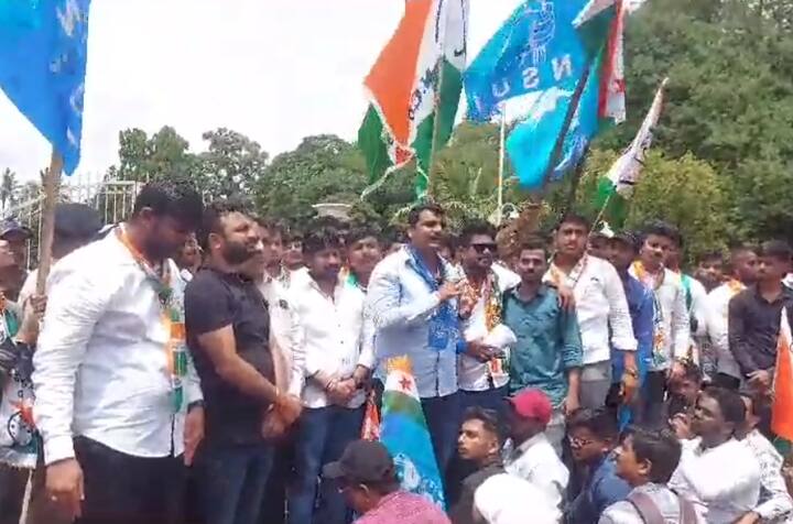 विद्यापीठाच्या चुकांमुळे विद्यार्थ्यांचं शैक्षणिक नुकसान होत असल्याचा विद्यार्थ्यांचा आरोप आहे.