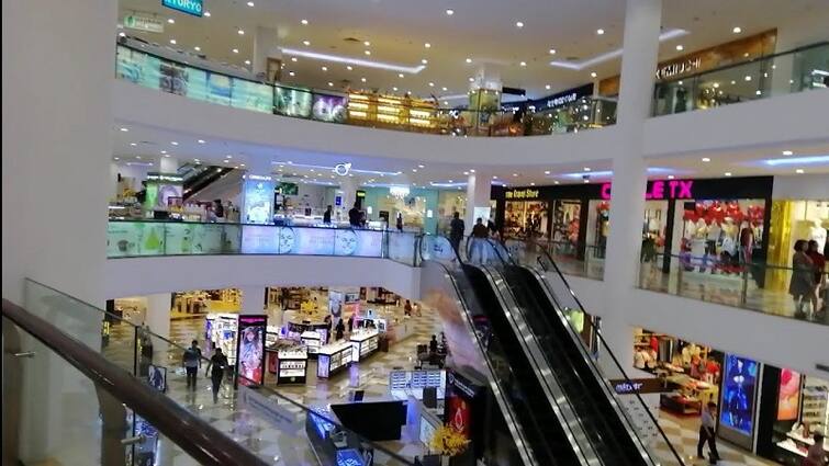 You can't imagine that the strange person lived by making the shopping mall his home Viral News: ਤੁਸੀਂ ਸੋਚ ਵੀ ਨਹੀਂ ਸਕਦੇ ਕਿ ਅਜੀਬ ਵਿਅਕਤੀ ਰਹਿੰਦਾ ਸੀ ਸ਼ੋਪਿੰਗ ਮਾਲ ਨੂੰ ਆਪਣਾ ਘਰ ਬਣਾ ਕੇ