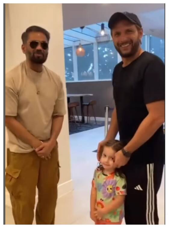 सुनील शेट्टी को देख शाहिद अफरीदी के चेहरे पर आई मुस्कान