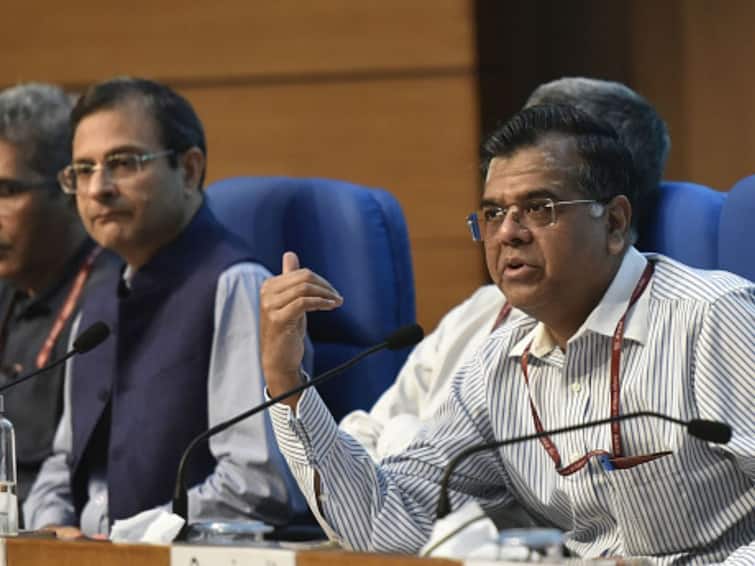 Govt To Stick With Fiscal Deficit Target Of For FY24, Disinvestment Target Unlikely To Be Met Finance Secretary T V Somanathan Govt To Stick With Fiscal Deficit Target Of 5.9% For FY24, Disinvestment Target Unlikely To Be Met: Finance Secretary