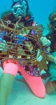 Weird Festival: ਪਾਣੀ ਅੰਦਰ Music ਵਜਾਉਂਦੇ ਨੇ ਲੋਕ, ਸੁਣਨ ਲਈ ਦੇਸ਼-ਵਿਦੇਸ਼ ਤੋਂ ਆਉਂਦੇ ਨੇ ਦਰਸ਼ਕ