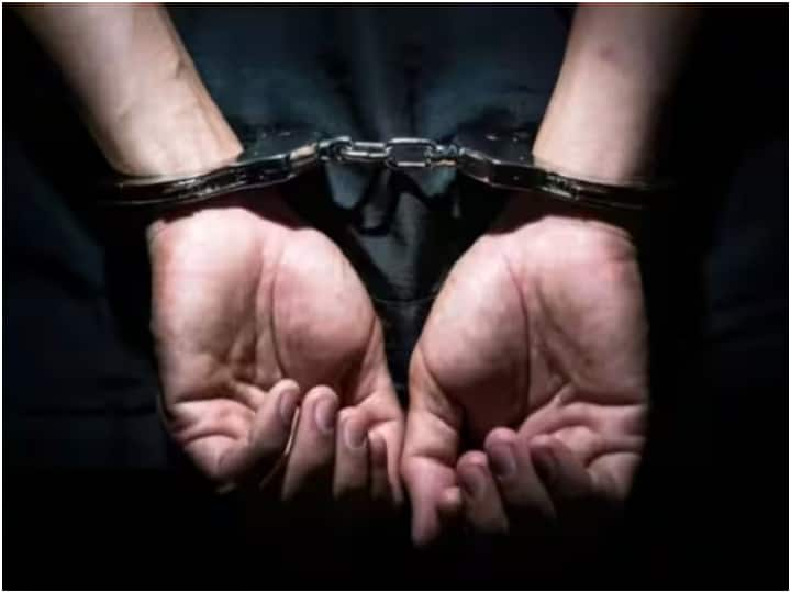 Delhi NCR Gurugram police busted fake call center and 10 people including a woman arrested Delhi NCR News: गुरुग्राम पुलिस ने किया फर्जी कॉल सेंटर का भंडाफोड़, विदेशियों को निशाना बनाकर हो रही थी ठगी