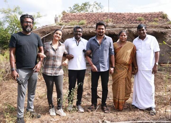 இப்படி அவர் ரசித்த காட்சிகளை மீண்டும் அனைவரின் கண் முன்னே கொண்டுவந்த பின்னர் மற்றவர்களை பற்றி பேச ஆரம்பித்தார் வடிவேலு.