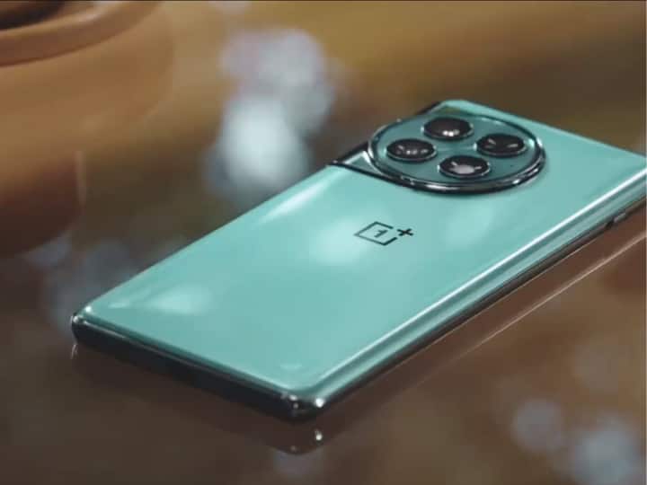 24 GB रैम और 1TB स्टोरेज स्पेस के साथ वनप्लस ने लॉन्च किया ये कमाल का फोन, जानिए कीमत