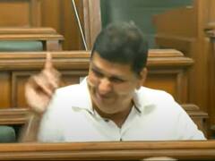 'भारत में अब दो अंतरराष्ट्रीय नेता हो गए', दिल्ली विधानसभा में AAP नेता का बयान सुन कोई नहीं रोक पाया हंसी