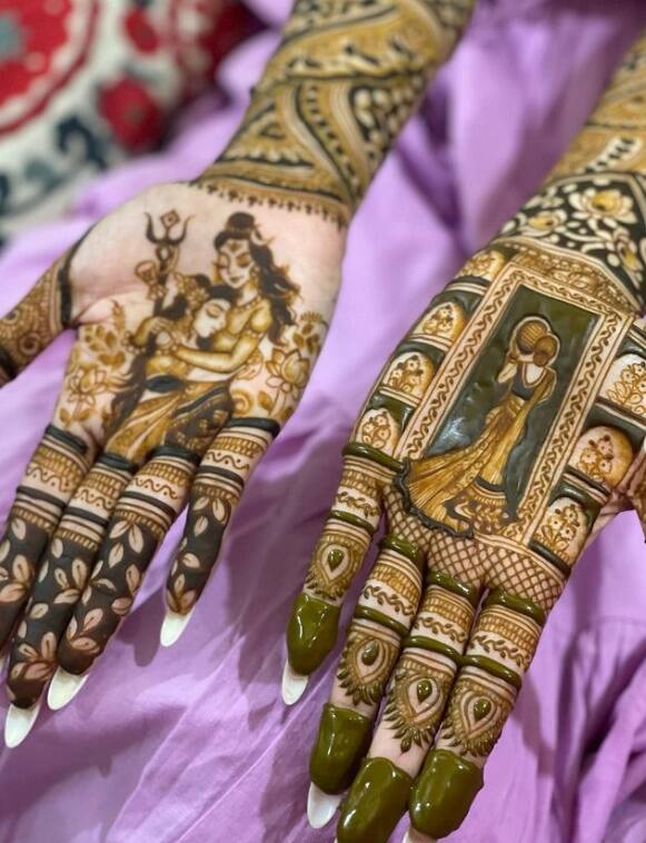 मौनी रॉय की हथेलियों में ये मेहंदी का  डिजाइन जंच रहा है ना?