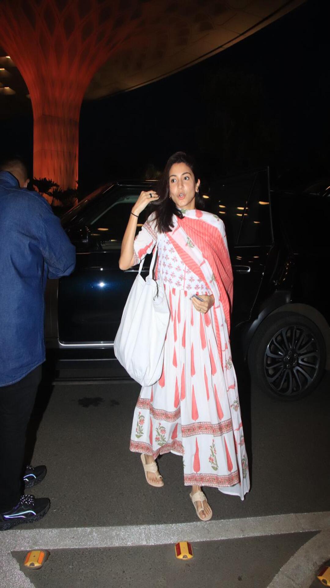 Anushka Sharma rocks budget friendly anarkali kurta set at airport