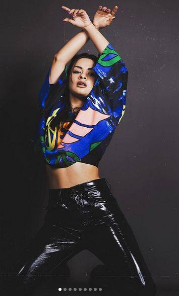 ਅਵਨੀਤ ਕੌਰ ਨੇ ਕਲਰਫੁੱਲ ਆਊਟਫਿਟ 'ਚ ਦਿਖਾਇਆ ਬੋਲਡ ਅਵਤਾਰ