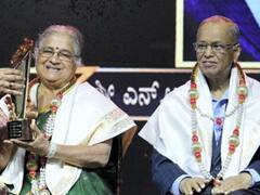 पत्नी से उधार लेकर रखी थी Infosys की नींव, डेट पर जाते थे तो... किसी फिल्मी स्टोरी से कम नहीं नारायण मूर्ति की लव स्टोरी