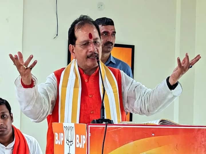 BJP leader Vijay Kumar Sinha attacks CM Nitish Kumar on Araria Journalist Murder Araria Journalist Murder: 'देख लीजिए, राज्य में अपराध कितना कम है', CM नीतीश के बयान पर विजय सिन्हा का तंज