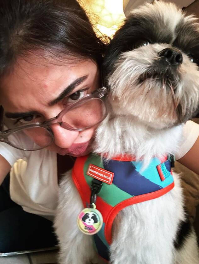 இன்ஸ்டாவில் ஆக்டீவாக இருக்கும் நஸ்ரியா, அடிக்கடி அவரது புகைப்படங்களையும், ஃபஹத் ஃபாசிலின் புகைப்படங்களையும் பதிவிட்டு வருவார்.