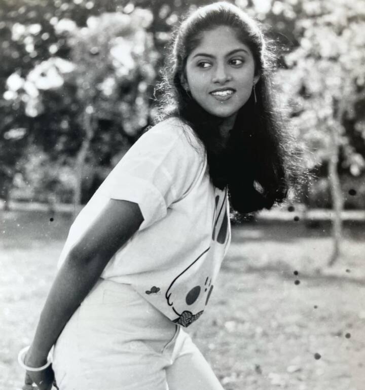 நடிகை நதியா புகழ் பெற்ற 80s நடிகைகளுள் ஒருவர்.