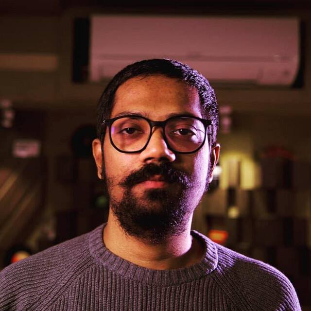 இந்த படத்திற்கு இசையமைத்துள்ளார் சீன் ரோல்டன். இவர் இதற்கு முன்னர் ஜெய் பீம், முண்டாசுபட்டி, சதுரங்க வேட்டை, பா பாண்டி என்று 16 படங்களுக்கு இசையமைத்துள்ளார் என்பது குறிப்பிட தக்கது.