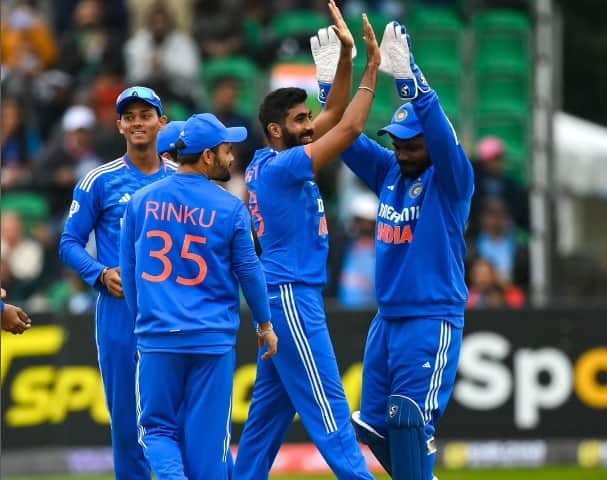 ভারতীয় বোলারদের নিয়ন্ত্রিত বোলিংয়ের সুবাদে নির্ধারিত ২০ ওভারে ৭ উইকেট হারিয়ে ১৩৯ রান বোর্ডে তুলতে পারে আয়ারল্যান্ড।
