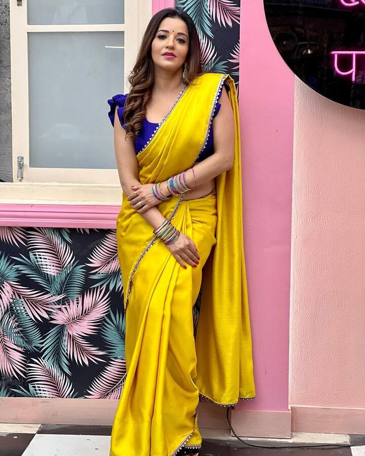 મોનાલીસા ચાહકોમાં પોતાનો ક્રેઝ જાળવી રાખવાની એક પણ તક છોડતી નથી. એક્ટ્રેસની દરેક એક્ટિંગ ફેન્સને પસંદ આવે છે.