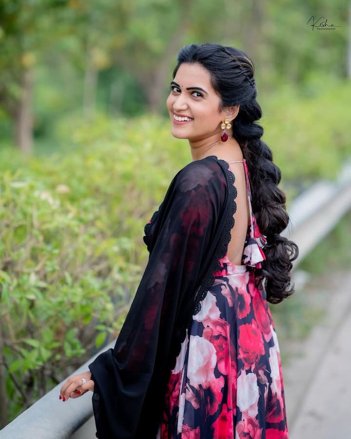 స్రవంతి చొక్కారపు ఫోటోస్. Image Credit: Sravanthi Chokarapu / Instagram