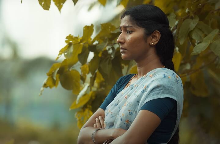 இதில் யோகி பாபுக்கு மனைவியாக வரும் ரேச்சல் ரெபேக்கா கடைசி விவசாயி மற்றும் குட் நைட் படத்தில் நடித்து மக்கள் மனதில் இடம் பிடித்தவர் என்பது குறிப்பிடத்தக்கது