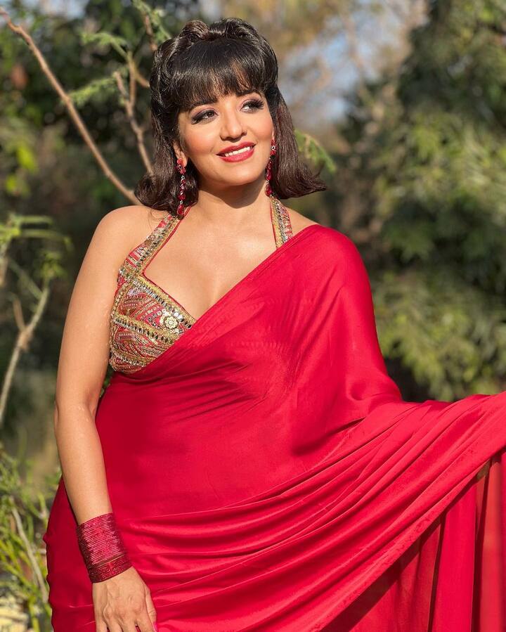 એક્ટ્રેસ પોતાના ઈન્સ્ટાગ્રામ પર દરરોજ નવા લૂકમાં શાનદાર તસવીરો શેર કરતી રહે છે.