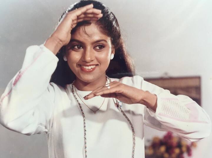 என்னத்தான் இவர் எண்பதுகளின் நடிகை என்றாலும் இன்றளவும் இவருக்கு ரசிகர்கள் இருக்கிறார்கள்.