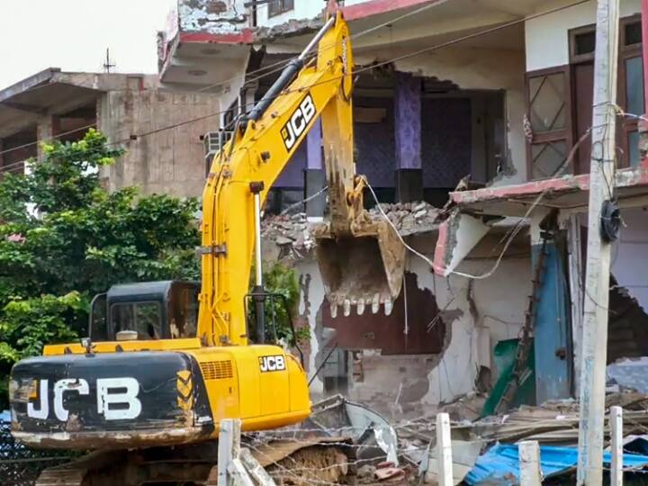 Haryana Bulldozer action in Nuh not on Base of religion Manohar Lal Khattar Government reply in High Court Nuh Haryana Violence: HC में सरकार बोली- नूंह में बुलडोजर कार्रवाई धर्म के आधार पर नहीं,  बताया कितने हिन्दू-मुस्लिम के ढहाए निर्माण