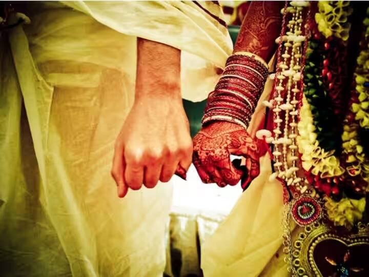 andhra pradesh government warned parents they will not be able to avail welfare schemes if they practice child marriage marathi news Child Marriage : 'या' राज्यात बालविवाह झाल्यास कोणत्याही सरकारी योजनेचा लाभ मिळणार नाही; सरकारचा इशारा