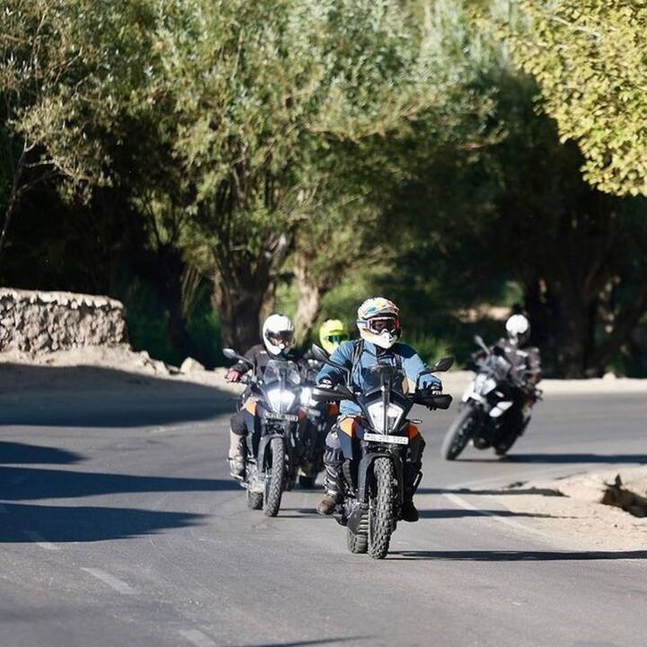 এই মুহূর্তে রাহুল লাদাখ ভ্রমণে রয়েছেন। যা চলবে ২৫ অগাস্ট পর্যন্ত।