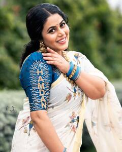 Poorna: పూర్ణ తన కొడుకు పేరు ఎక్కడ వేయించుకుందో చూశారా?