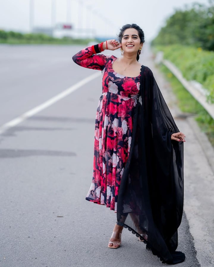స్రవంతి చొక్కారపు ఫోటోస్. Image Credit: Sravanthi Chokarapu / Instagram