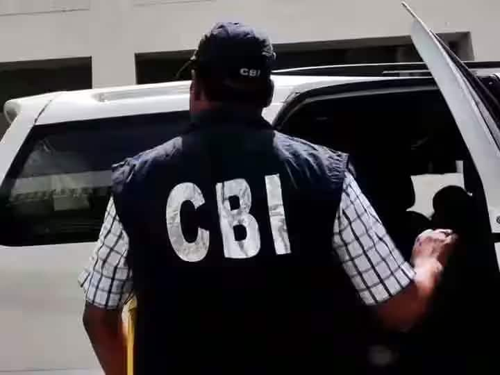 cbi-registered-fir-against-ed-assistant-director-pawan-khatri-for-taking-bribe-from-amandeep-dhall-accused-in-delhi-excise-policy-case Liquor Policy Case: CBI ਨੇ ED ਦੇ ਸਹਾਇਕ ਡਾਇਰੈਕਟਰ ਖਿਲਾਫ ਦਰਜ ਕੀਤੀ ਐਫਆਈਆਰ, ਕੀ ਹੈ ਮਾਮਲਾ?