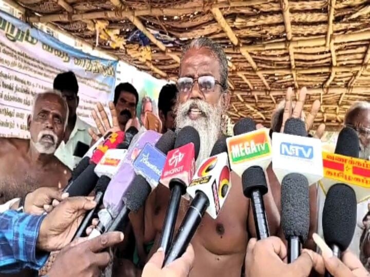 கர்நாடக முன்னாள் முதல்வர் உருவ பொம்மை முன்பு ஒப்பாரி வைத்து விவசாயிகள் போராட்டம்