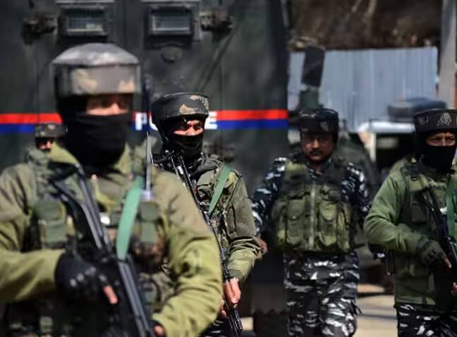 8 Army Personnel Feared Dead After Vehicle Plunges Into Deep Gorge In Ladakh ਲੇਹ ਦੇ ਕੇਰੀ 'ਚ ਖਾਈ 'ਚ ਡਿੱਗਿਆ ਫੌਜ ਦਾ ਟਰੱਕ, ਦਰਦਨਾਕ ਹਾਦਸੇ 'ਚ 9 ਜਵਾਨਾਂ ਦੀ ਗਈ ਜਾਨ