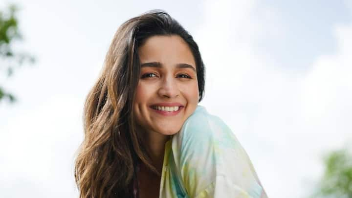 Actress Alia Bhatt: সম্প্রতি একটি সাক্ষাৎকারে আলিয়া জানিয়েছেন, মা হওয়ার আগে নিয়মিত শরীরচর্চা করতেন তিনি। তবে জীবনে রাহা আসার পরে, মেয়েকে আদর করাই তাঁর মূল লক্ষ্য